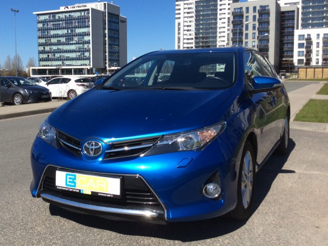 e car auto noma toyota auris 1mx