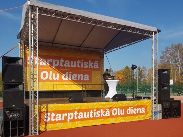 maza pasakumu skatuve 4x6 m komplekts 25s