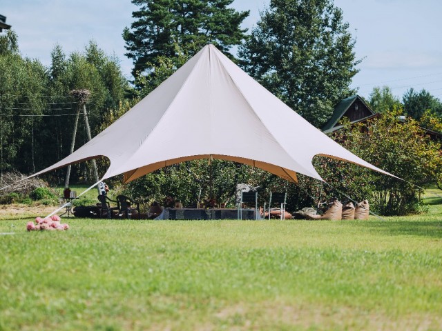 zvaigznes telts 50 m2 kremkrasa 2em