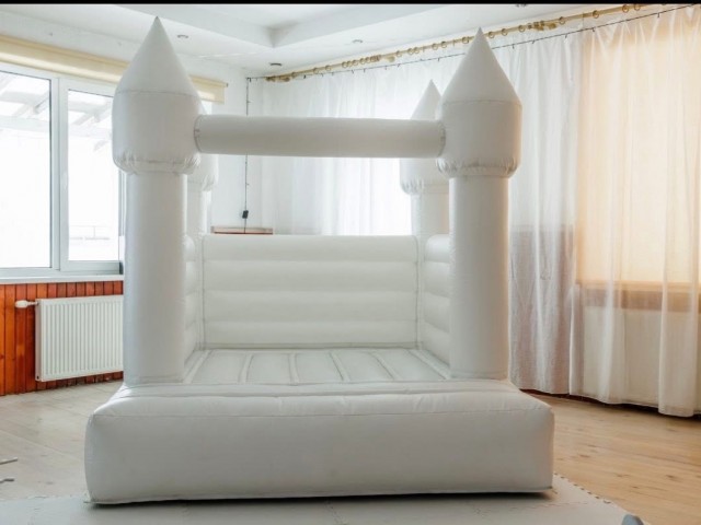 balta pils piepusamas atrakcijas 2et