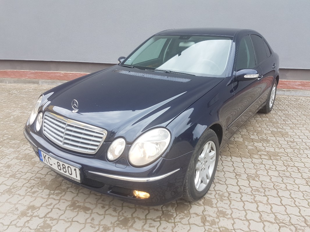 MERCEDES-BENZ E270