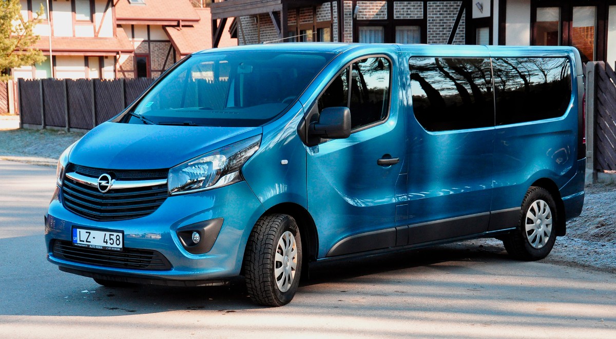 Opel Vivaro / 1,6 / Manual / 2019