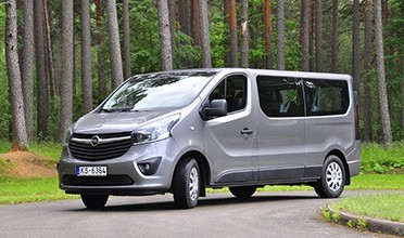 Opel Vivaro / 1.6 / Manual / 2017