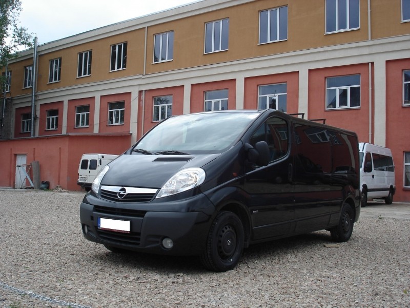 Opel Vivaro Long / 2,0 / Manual / 2014