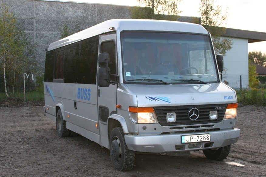 MERCEDES BENZ autobusa noma (27 vietas)