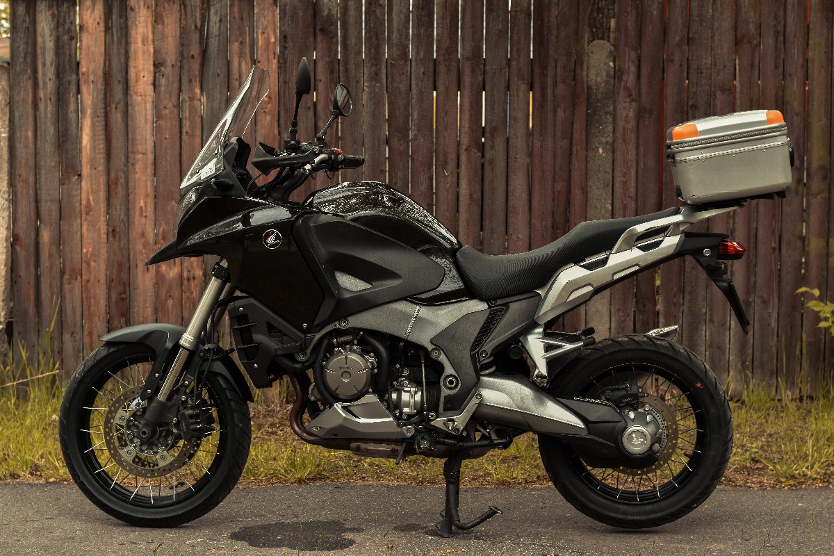 Honda VFR1200x motocikla noma