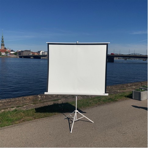 VIDEO PROJEKTORA EKRĀNS 1,5×1,5 m