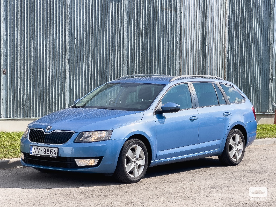 Škoda Octavia Combi / 1.6 TDI / Automāts