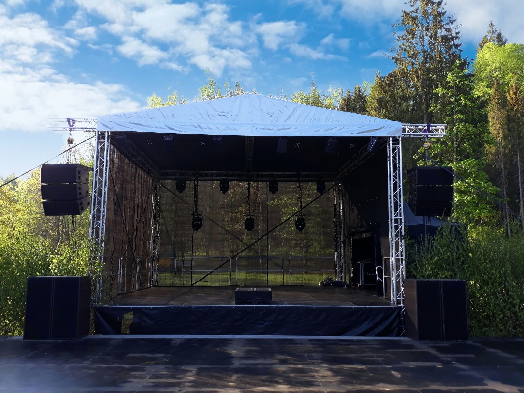 Mobīlā skatuve